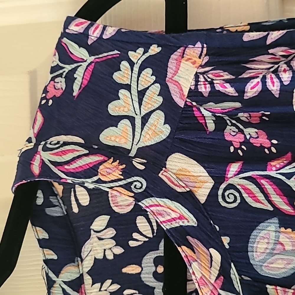 CROFT AND BARROW WOMENS BLUE AND PINK FLORAL SLEEVELESS SUMMER TOP SIZE LARGE - Picture 9 of 15
